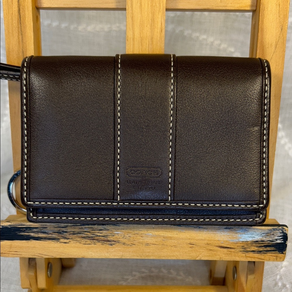 NWOT Coach leather keychain never used classic wallet - Picture 3 of 16